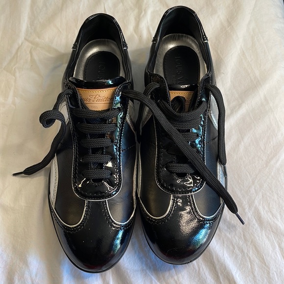 Authentic Louis Vuitton Ladies Sneakers, size (37) - Picture 1 of 16